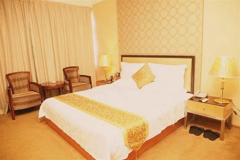 Juntong Hotel Shenzhen 2*,