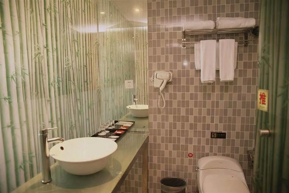 Juntong Hotel Shenzhen 2*,  China